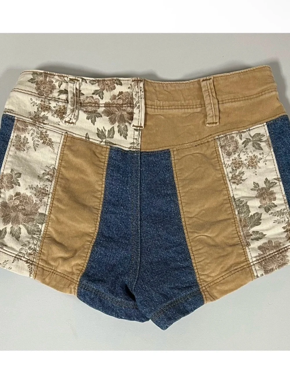 Free People Blue Tan Beige Floral Corduroy Jean Denim Shorts Bottoms Size 24 🤎✨